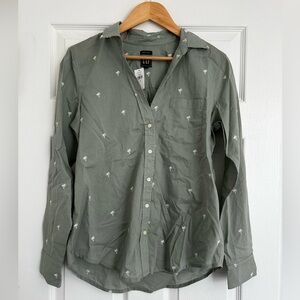 GAP Sage Green Perfect Shirt with Palm Tree Print